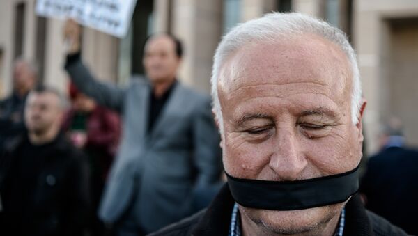 Proteste für Pressefreiheit in der Türkei. Istanbul, den 1. April 2016 - Sputnik Afrique