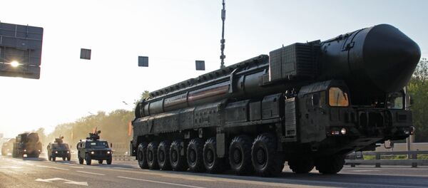 RS-24 Yars et véhicules Tigres. Répétition du défilé de la Victoire, Moscou - Sputnik Afrique