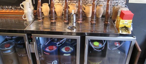 Les robinet à bière de Brugsch Bieratelier à Bruges - Sputnik Afrique