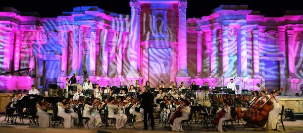 Концерт в Пальмире в память о погибших борцах за независимость Сирии - Sputnik Afrique