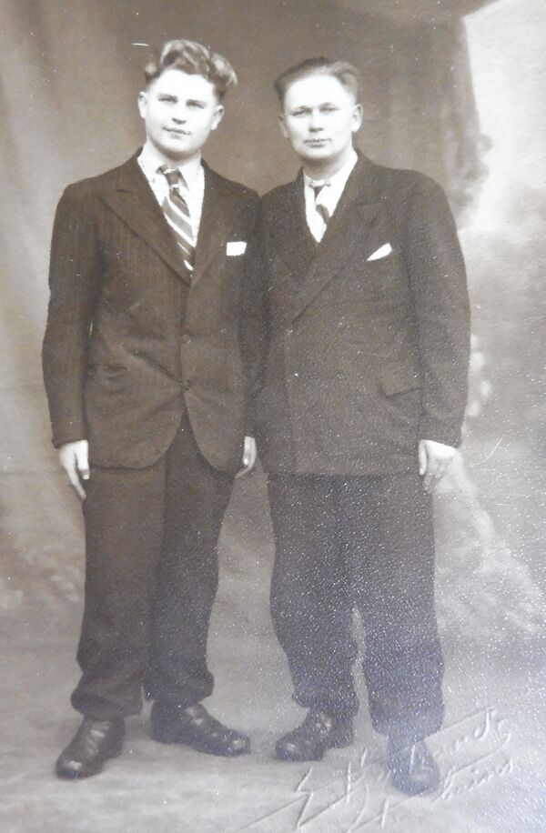 Souvenir de prisonniers qu’il a aidé : ‘’Avec amour, à Igor le joyeux garçon‘’ - Sputnik Afrique