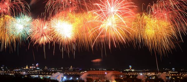 Feu d’artifice pour le Jour de la Victoire à Moscou - Sputnik Afrique