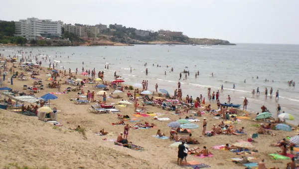 Une plage de la Costa Daurada, en Catalogne - Sputnik Afrique