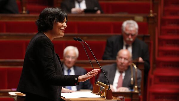 French Labour minister Myriam El-Khomri delivers a speech prior to the vote on the controversial labour reform bill, on May 3, 2016 at the French National assembly in Paris. - Sputnik Afrique