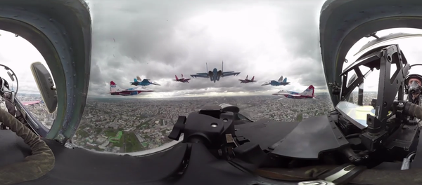 Fête de la Victoire: un Su-27 survole Moscou - Sputnik Afrique