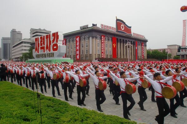 Un corps de musique militaire nord-coréen Un corps de musique militaire nord-coréen - Sputnik Afrique