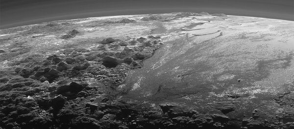 Plaines en glace sur Pluton, photo prise par la sonde spatiale New Horizons - Sputnik Afrique