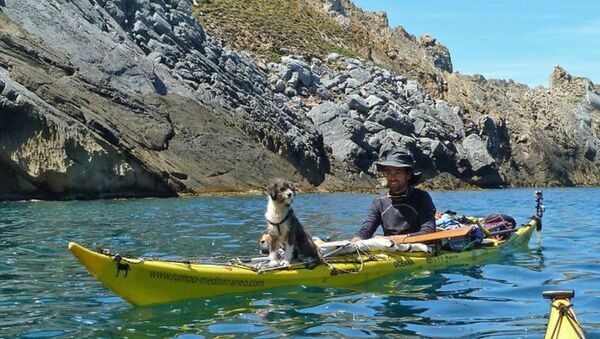 3 ans de voyage à bord d'un kayak avec un chien - Sputnik Afrique