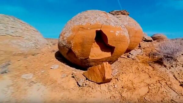 La Vallée des boules de pierre mystérieuse au Kazakhstan - Sputnik Afrique