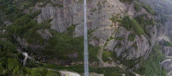 Le plus long pont de verre construit en Chine - Sputnik Afrique