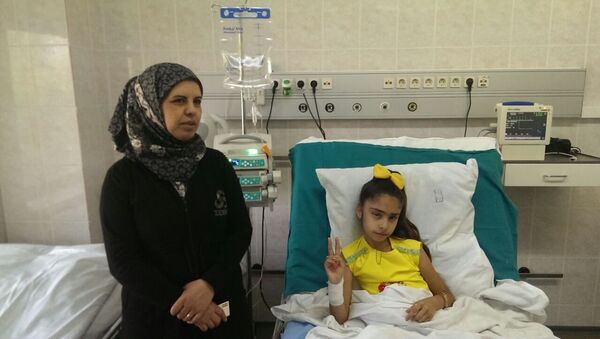 Une petite Syrienne mutilée par les terroristes admise dans un hôpital moscovite - Sputnik Afrique