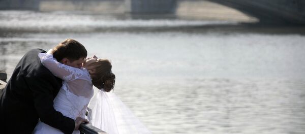 Des jeunes mariés - Sputnik Afrique