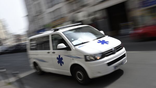 An ambulance drives down a street in Paris (File) - Sputnik Afrique