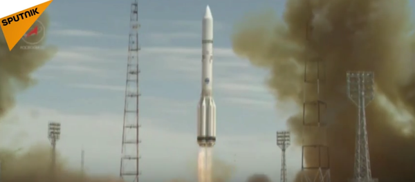 Une fusée Proton-M avec un satellite US décolle de Baïkonour - Sputnik Afrique