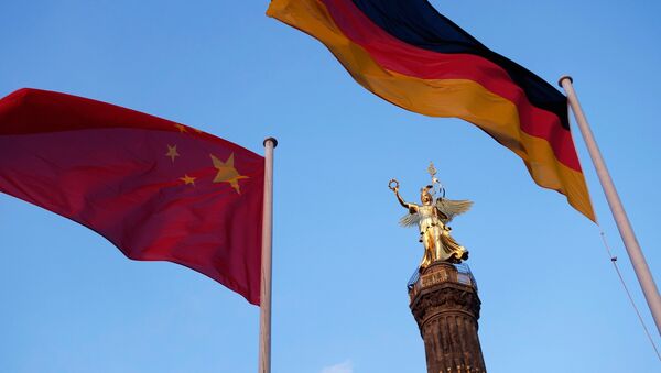 Drapeaux chinois et allemand à Berlin - Sputnik Afrique