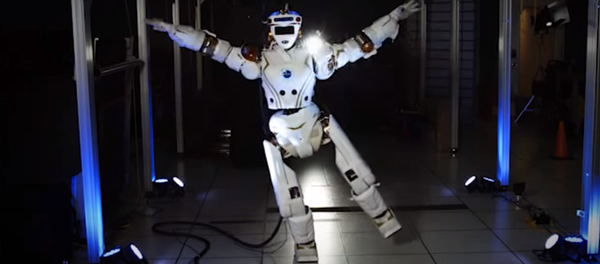 Le robot R5 Valkyrie - Sputnik Afrique