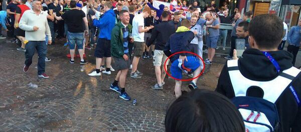 Les supporters britanniques insultent les Russes dans les rues - Sputnik Afrique