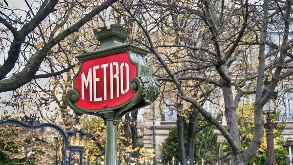 Une bouche de métro à Paris - Sputnik Afrique