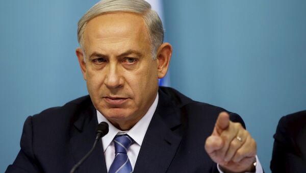 Israel's Prime Minister Benjamin Netanyahu gestures as he speaks during a news conference in Jerusalem October 8, 2015. - Sputnik Afrique