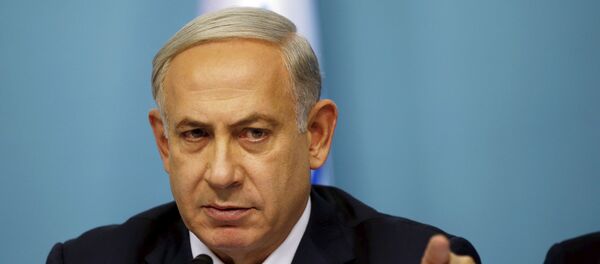Israel's Prime Minister Benjamin Netanyahu gestures as he speaks during a news conference in Jerusalem October 8, 2015. - Sputnik Afrique