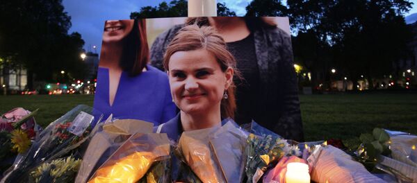 Meurtre de Jo Cox : entre deuil et récupération politique - Sputnik Afrique
