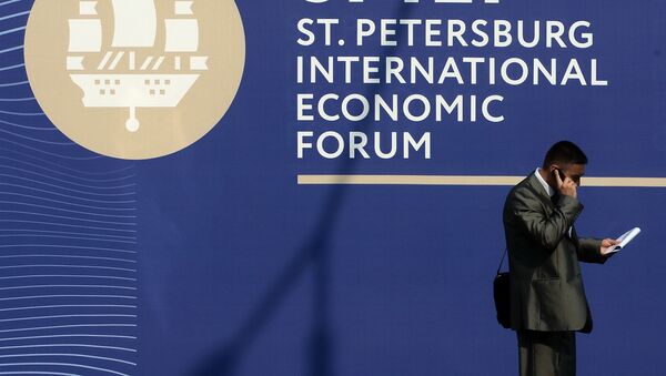 Au 20e Forum économique international de Saint-Petersbourg, en 2016 - Sputnik Afrique