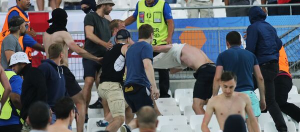 Bagarre lors du match Russie-Angleterre à l'Euro 2016  - Sputnik Afrique