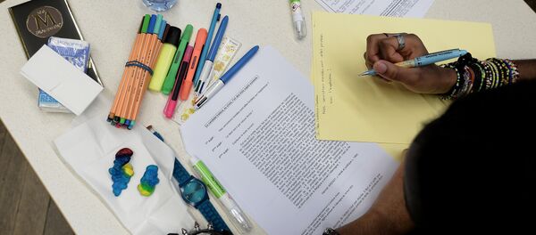 Cette ado britannique est plus intelligente qu’Einstein et Hawking! - Sputnik Afrique