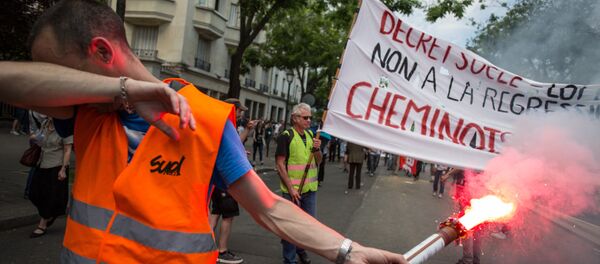 Manifestation contre la loi travail à Paris, 23 juin 2016 Manifestation contre la loi travail à Paris, 23 juin 2016 - Sputnik Afrique