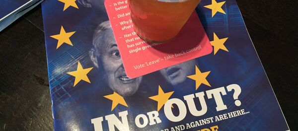 Brexit themed beermats and magazines in JD Wetherspoon's pub, Edinburgh, Scotland. - Sputnik Afrique