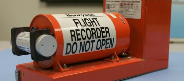 FIle photo shows the Cockpit Voice recorder from the crash of Continental Connection flight 3407 near Buffalo, New York that is displayed at the National Transportation Safety Board (NTSB) headquarters in Washington, February 13, 2009 - Sputnik Afrique