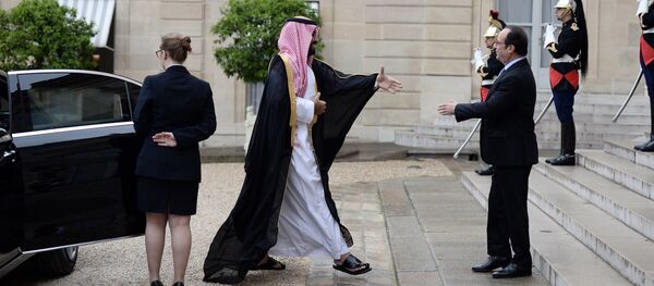 François Hollande reçoit le prince héritier saoudien à l'Elysée - Sputnik Afrique