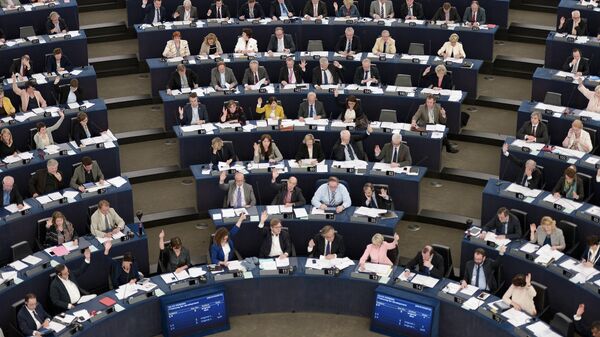 Members of the European Parliament take part in a voting session on May 19, 2015, in the European Parliament in Strasbourg, eastern France - Sputnik Afrique