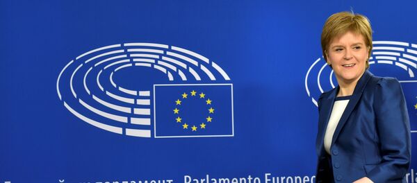 Scotland's First Minister Nicola Sturgeon is welcomed by European Parliament President Martin Schulz (not in the picture) ahead of a meeting at the EP in Brussels, Belgium, June 29, 2016. - Sputnik Afrique