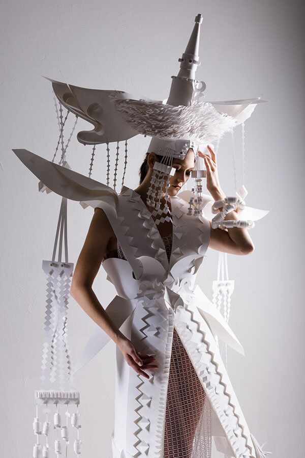 Des costumes merveilleux créés à partir de papier. - Sputnik Afrique