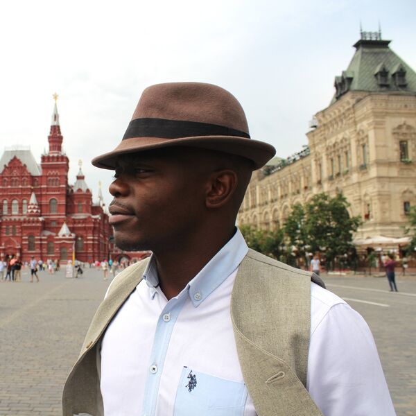 Léopold Tchape Sidjui, soliste du groupe Maroussia  - Sputnik Afrique