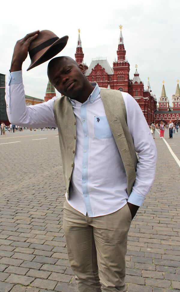 Léopold Tchape Sidjui, soliste du groupe Maroussia, à Moscou - Sputnik Afrique