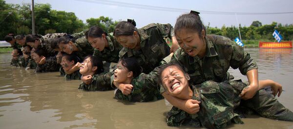 Comment les hôtesses de l’air chinoises s’entrainent-elles? - Sputnik Afrique