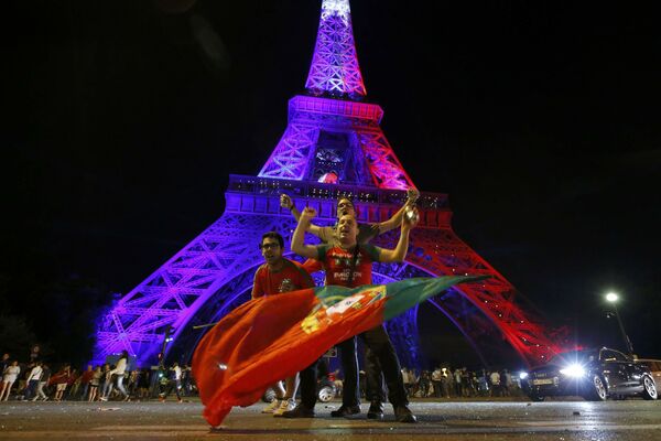 Les supporters de l’équipe du Portugal après le match final France-Portugal à Paris. - Sputnik Afrique