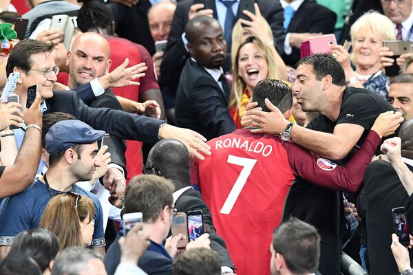 Le footballeur portugais Cristiano Ronaldo après le match final France-Portugal. - Sputnik Afrique