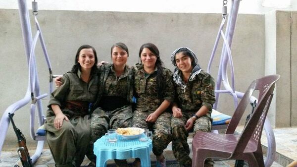 Les femmes yézidies déterminées à combattre Daech Les femmes yézidies déterminées à combattre Daech - Sputnik Afrique