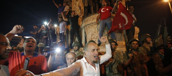 Protestataires en Turquie - Sputnik Afrique