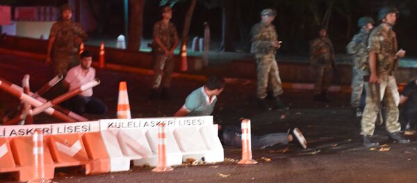 Des agents de sécurité et des agents de police turcs - Sputnik Afrique