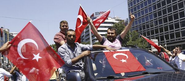 Les partisans du président turc Recep Tayyip Erdogan à Ankara - Sputnik Afrique