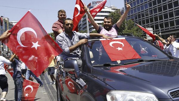 Les partisans du président turc Recep Tayyip Erdogan à Ankara - Sputnik Afrique