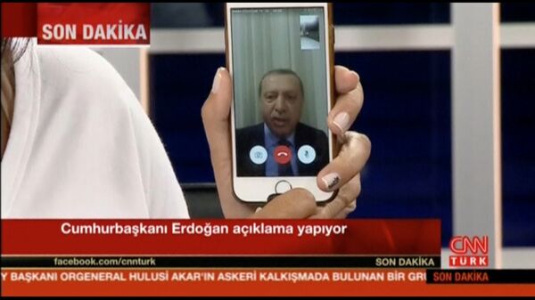 Erdogan appelle à descendre dans les rues pour résister à la tentative de coup d'Etat Erdogan appelle à descendre dans les rues pour résister à la tentative de coup d'Etat - Sputnik Afrique