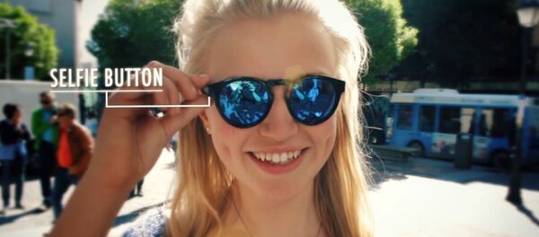 Lunettes pour prendre des selfies - Sputnik Afrique