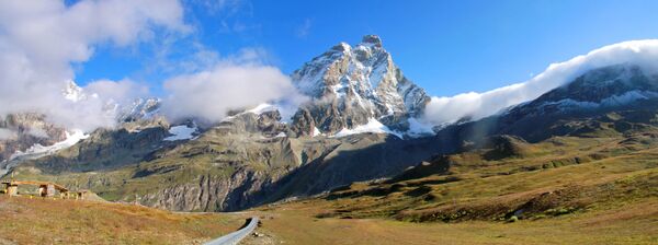Le Cervin est un sommet de 4 478 mètres d'altitude situé à la frontière suisse. - Sputnik Afrique
