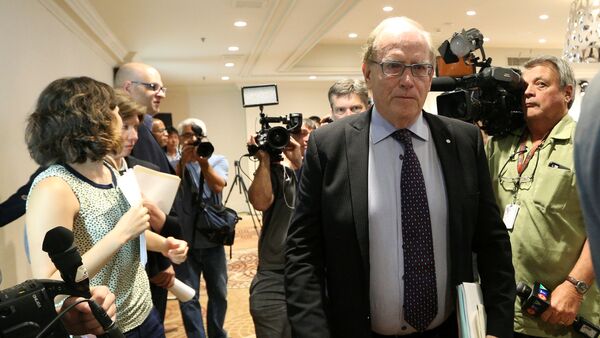 Richard McLaren, who was appointed by the World Anti-Doping Agency (WADA) to head an independent investigative team, walks out off the room after presenting his report in Toronto, Ontario, Canada July 18, 2016 - Sputnik Afrique