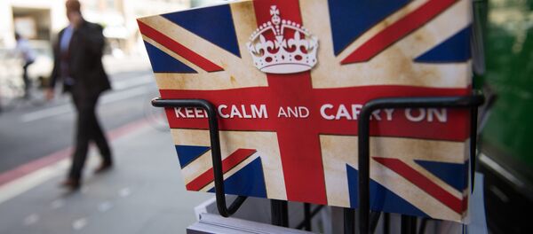 La tarjeta con el eslogan: Mantén la calma y sigue adelante - Sputnik Afrique